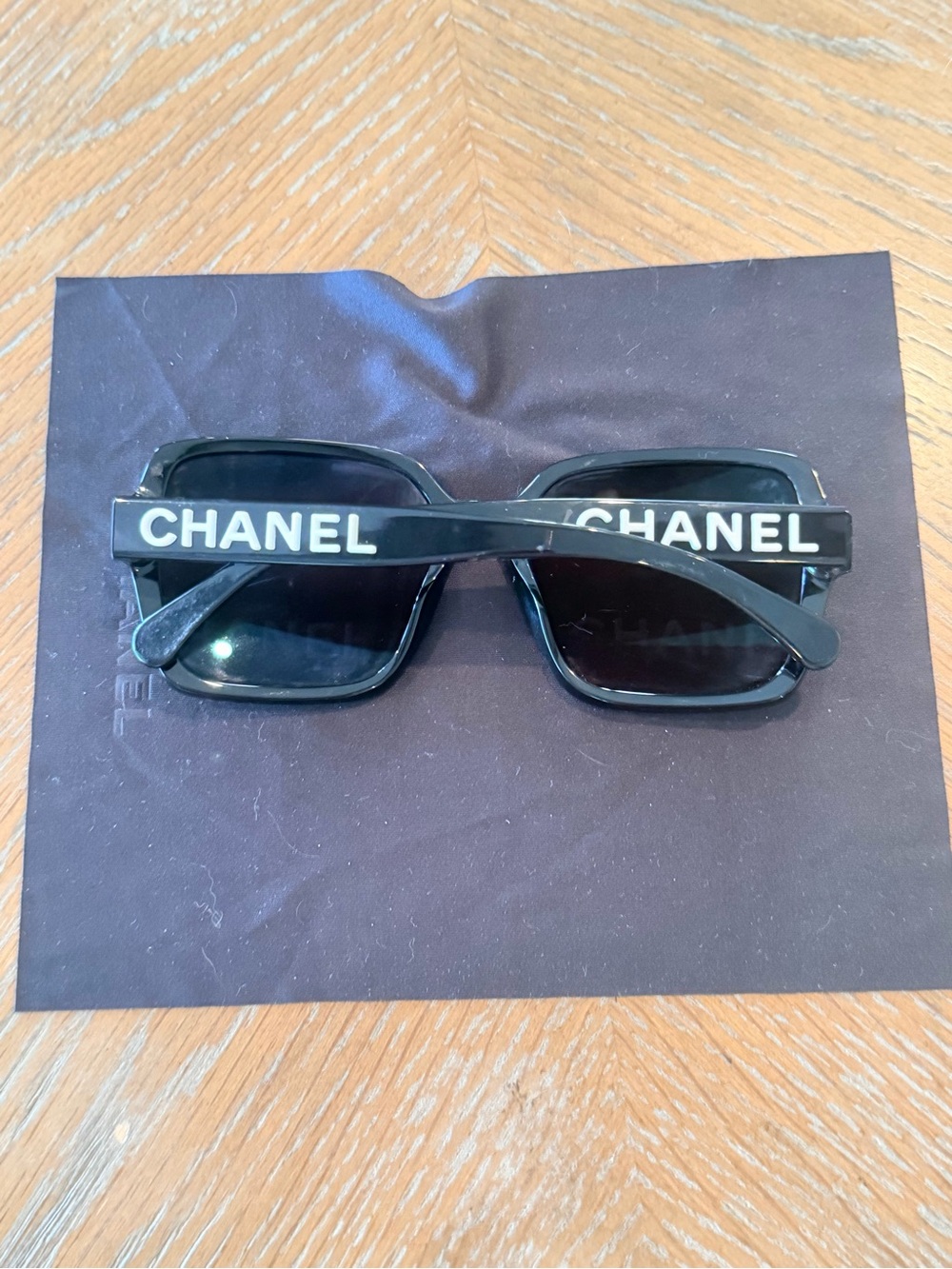 Authentic CHANEL 5408 c.1026/S4 Black Oversized Square Sunglasses Gray Lens 3N - Picture 5 of 7
